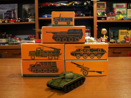 Szovjet katonai fém járművek eredeti dobozukban!! Régi játék