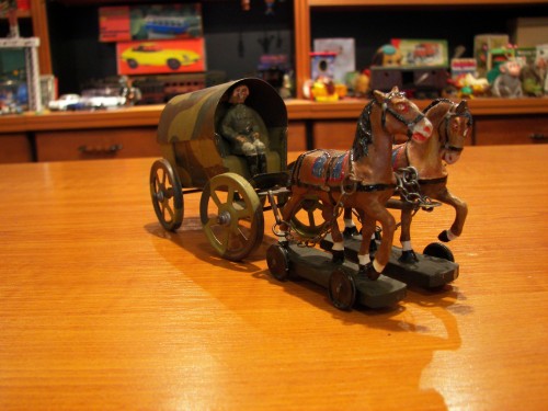 Hausser/Elastolin katonai szekér, két lóval, figurával, német gyártmány az 1930-as évrkből Régi játék